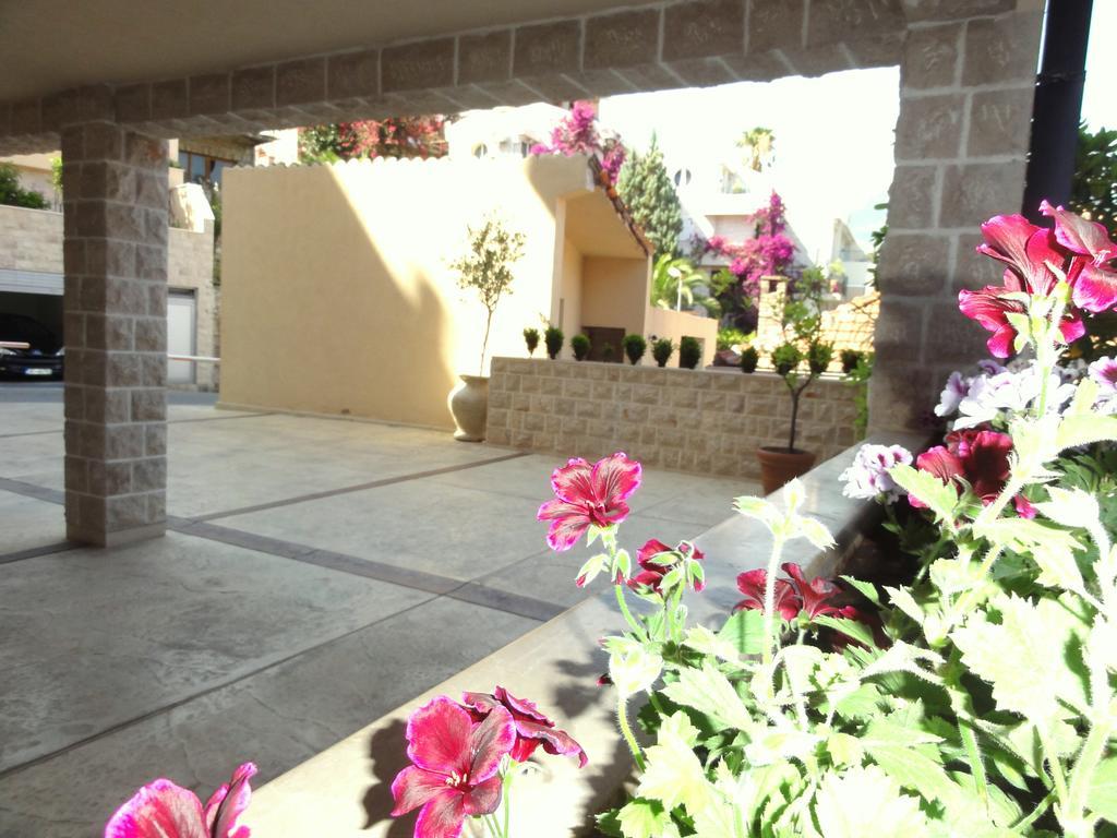 The Old Town Terrace Apartments บุดวา ภายนอก รูปภาพ