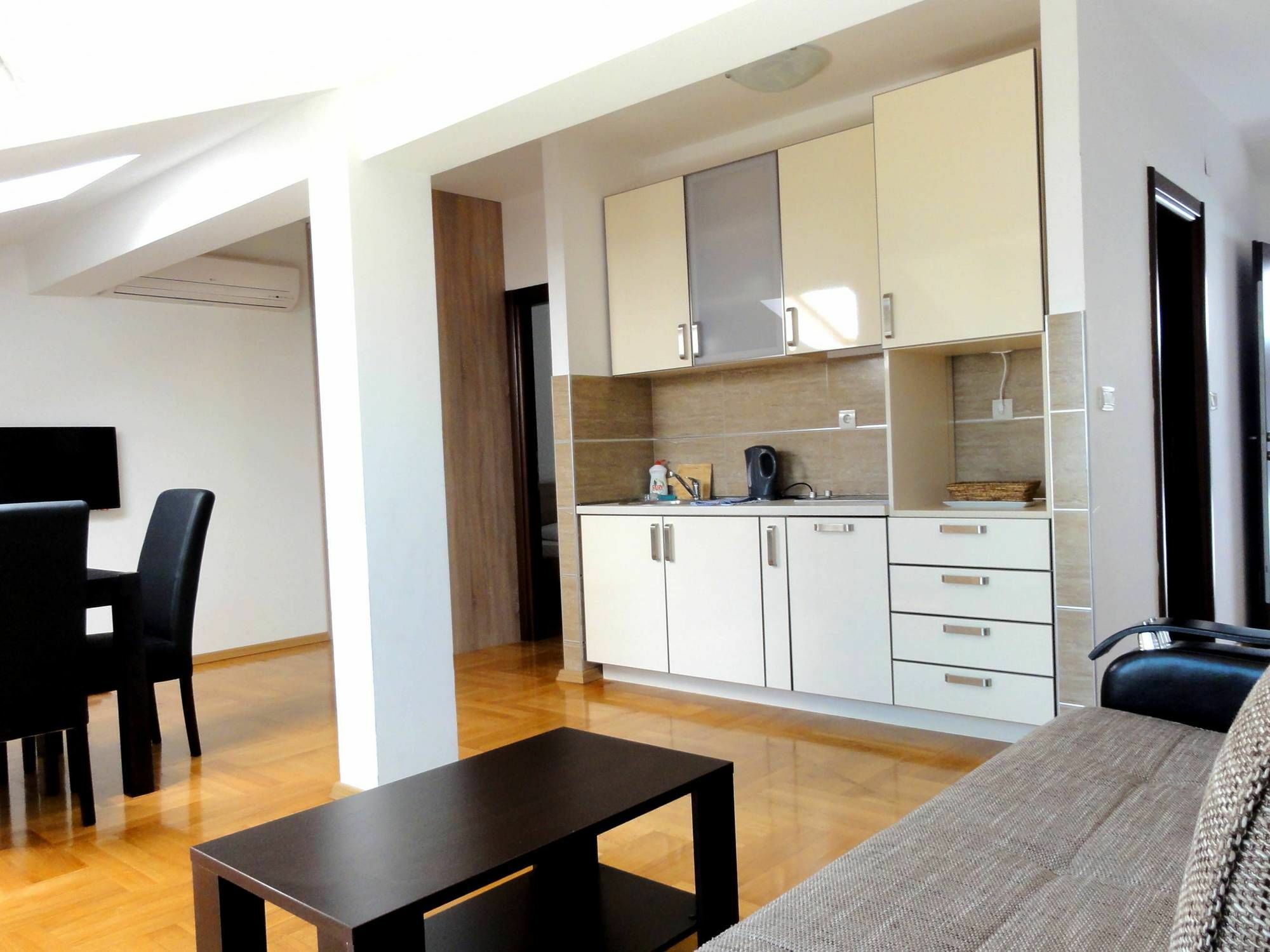 The Old Town Terrace Apartments บุดวา ภายนอก รูปภาพ